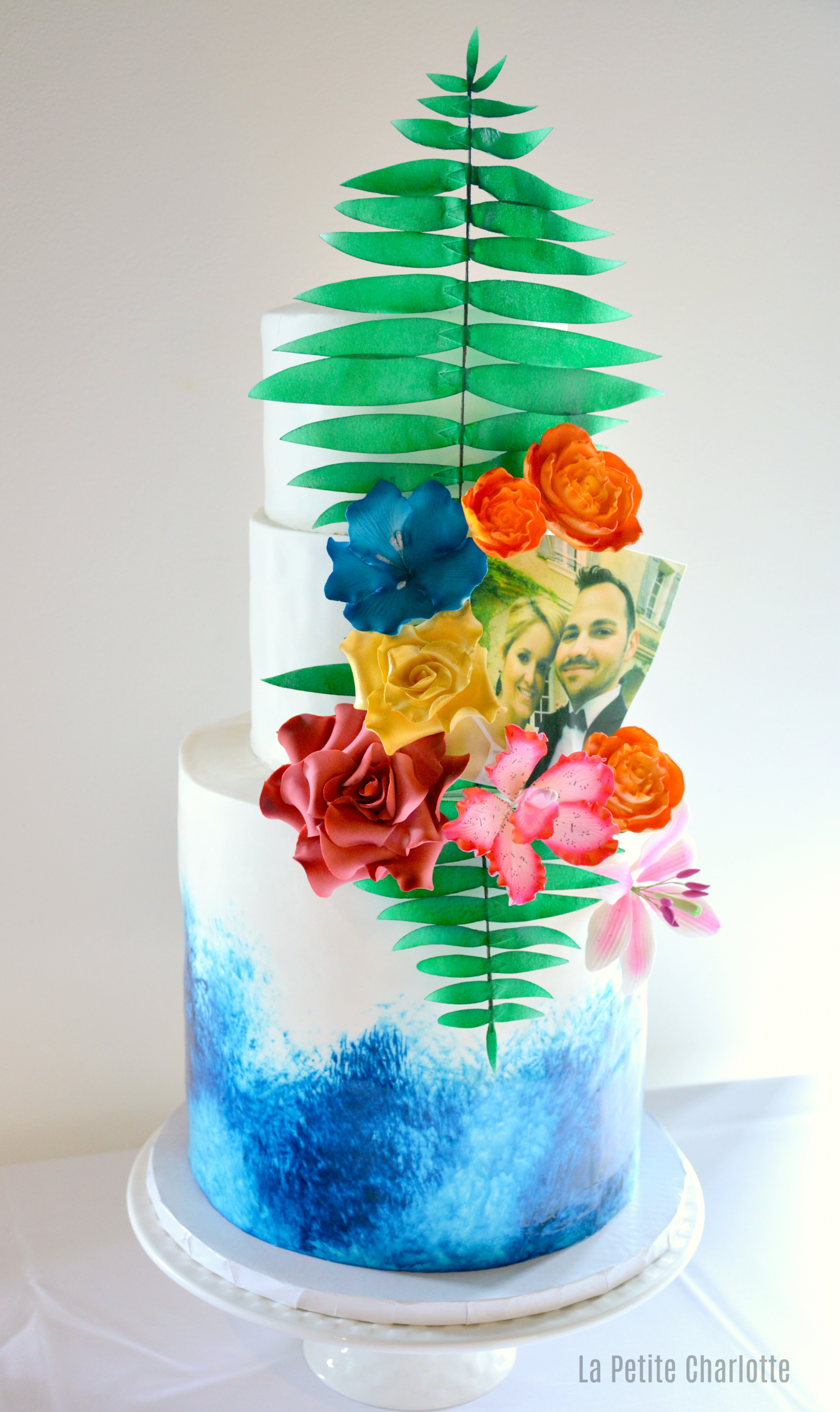 Gâteau de mariage / thème Hawaien / Image comestible, fleurs et feuillage en sucre